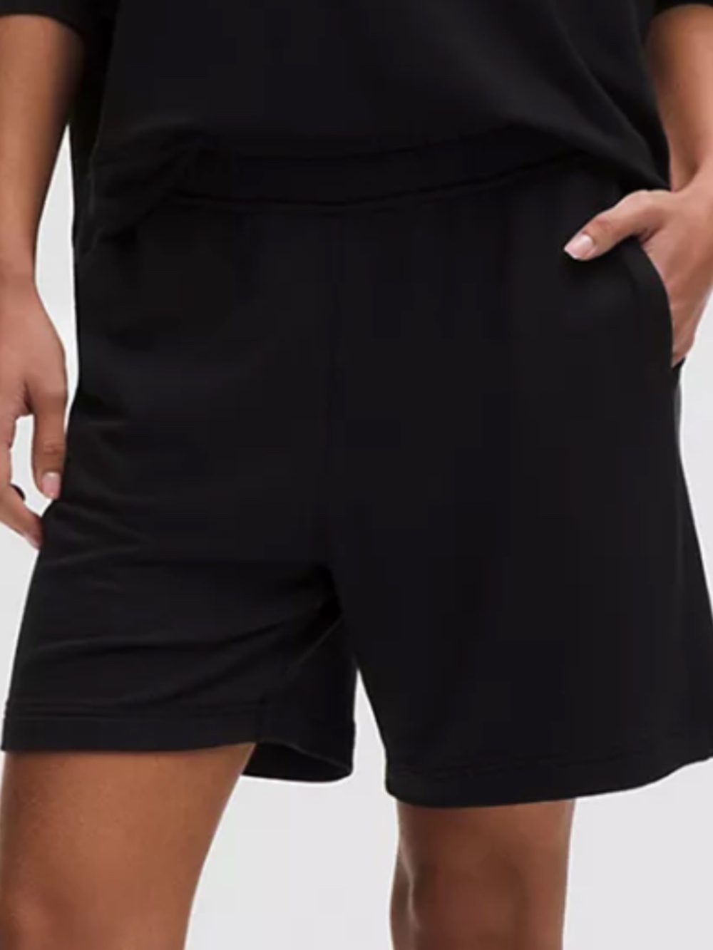 Lululemon NWT Be Calm Mid-Rise Bermuda Shorts Black Women's Size Large